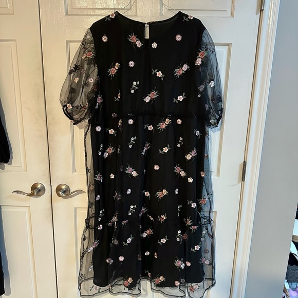 H&M Floral Embroidered Dress - Picture 3 of 3